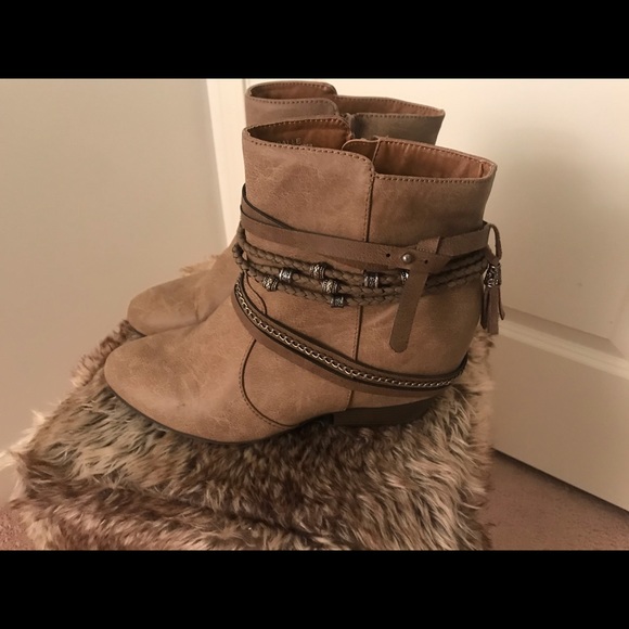 Jellypop Shoes - Ladies size 10M ankle boots by Jellypop